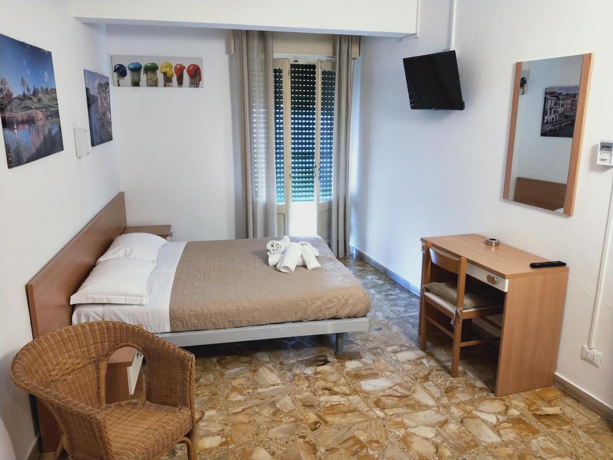 Hotel Diana Gardone Riviera Kültér fotó