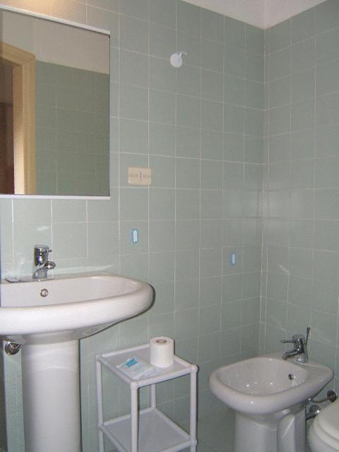 Hotel Diana Gardone Riviera Kültér fotó