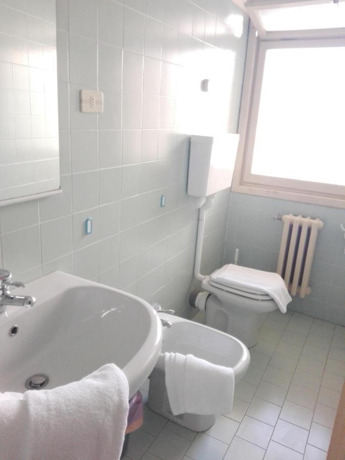 Hotel Diana Gardone Riviera Kültér fotó