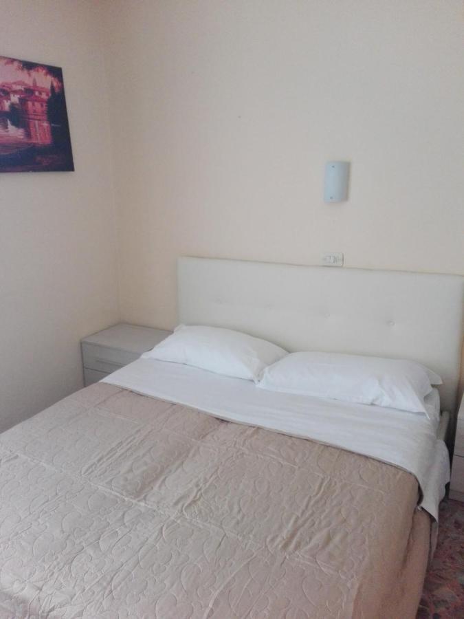 Hotel Diana Gardone Riviera Kültér fotó