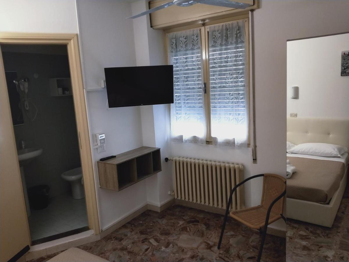 Hotel Diana Gardone Riviera Kültér fotó