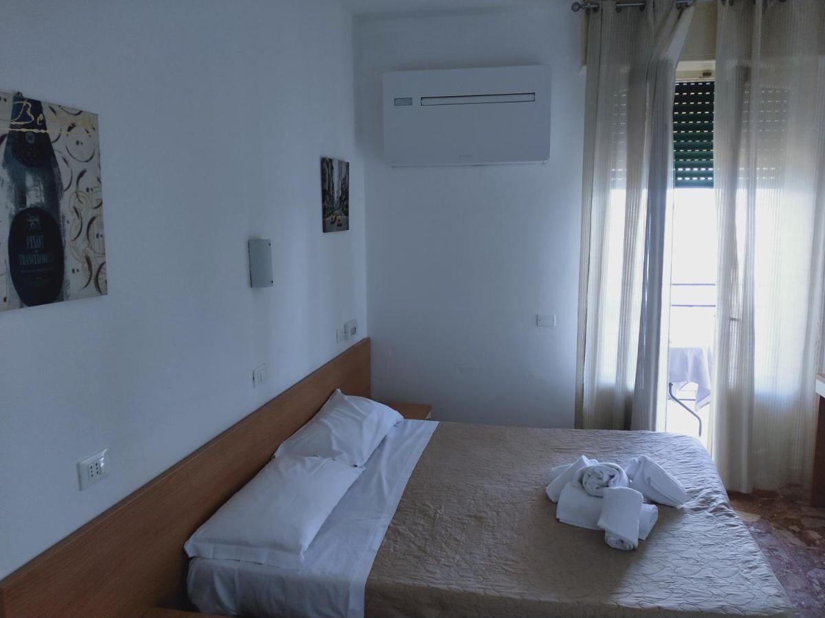 Hotel Diana Gardone Riviera Kültér fotó