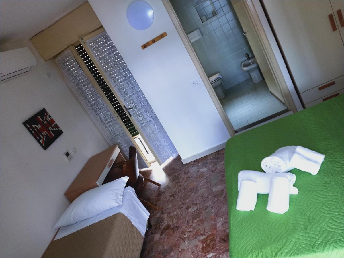 Hotel Diana Gardone Riviera Kültér fotó