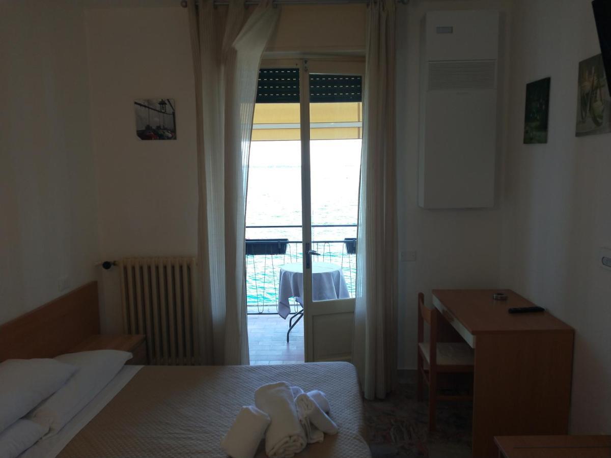 Hotel Diana Gardone Riviera Kültér fotó