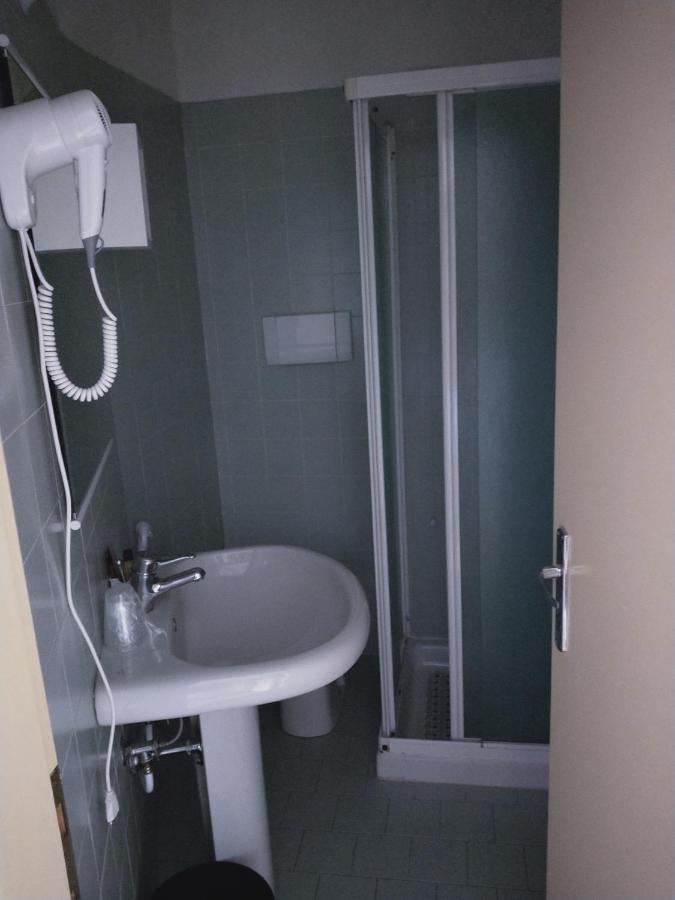 Hotel Diana Gardone Riviera Kültér fotó